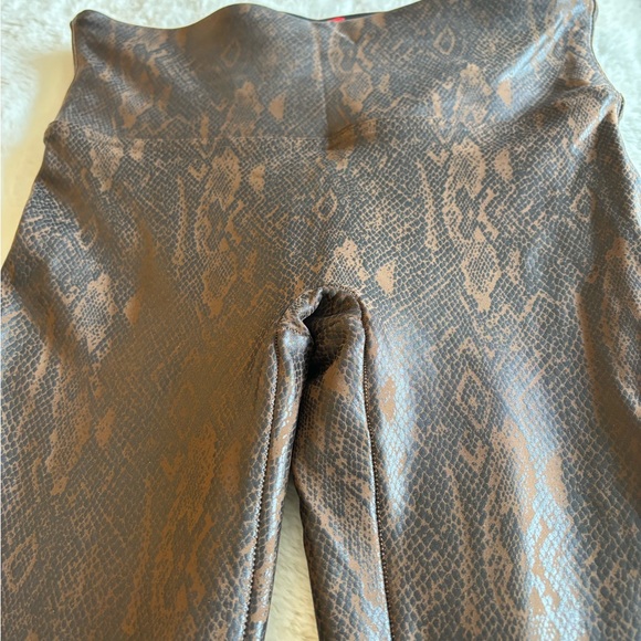 Spanx dark brown/black python pattern leggings - Picture 3 of 4